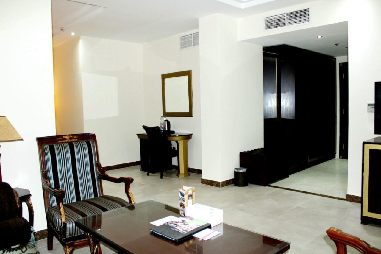 Tourist Hotel Doha Eksteriør bilde