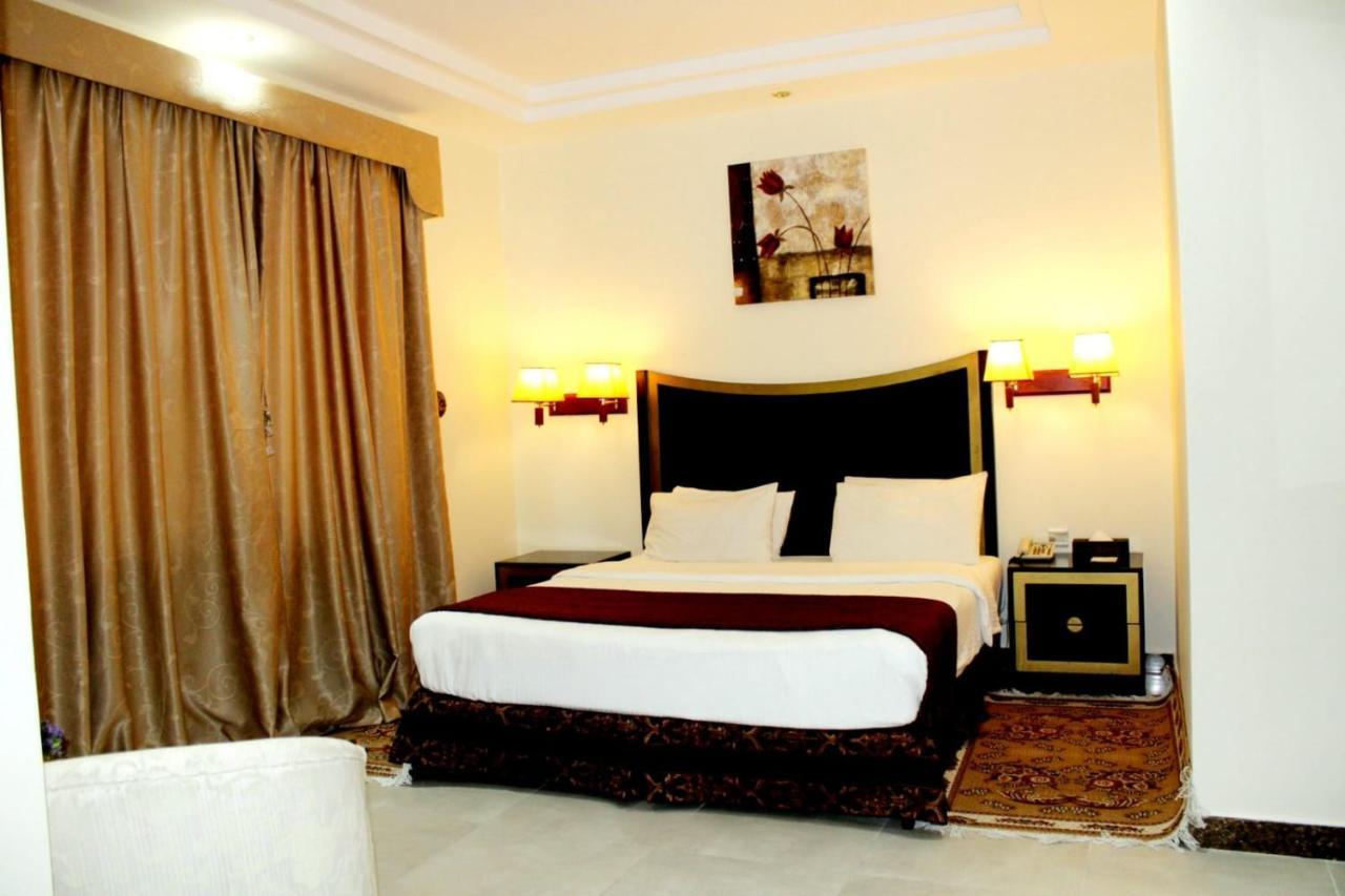 Tourist Hotel Doha Eksteriør bilde