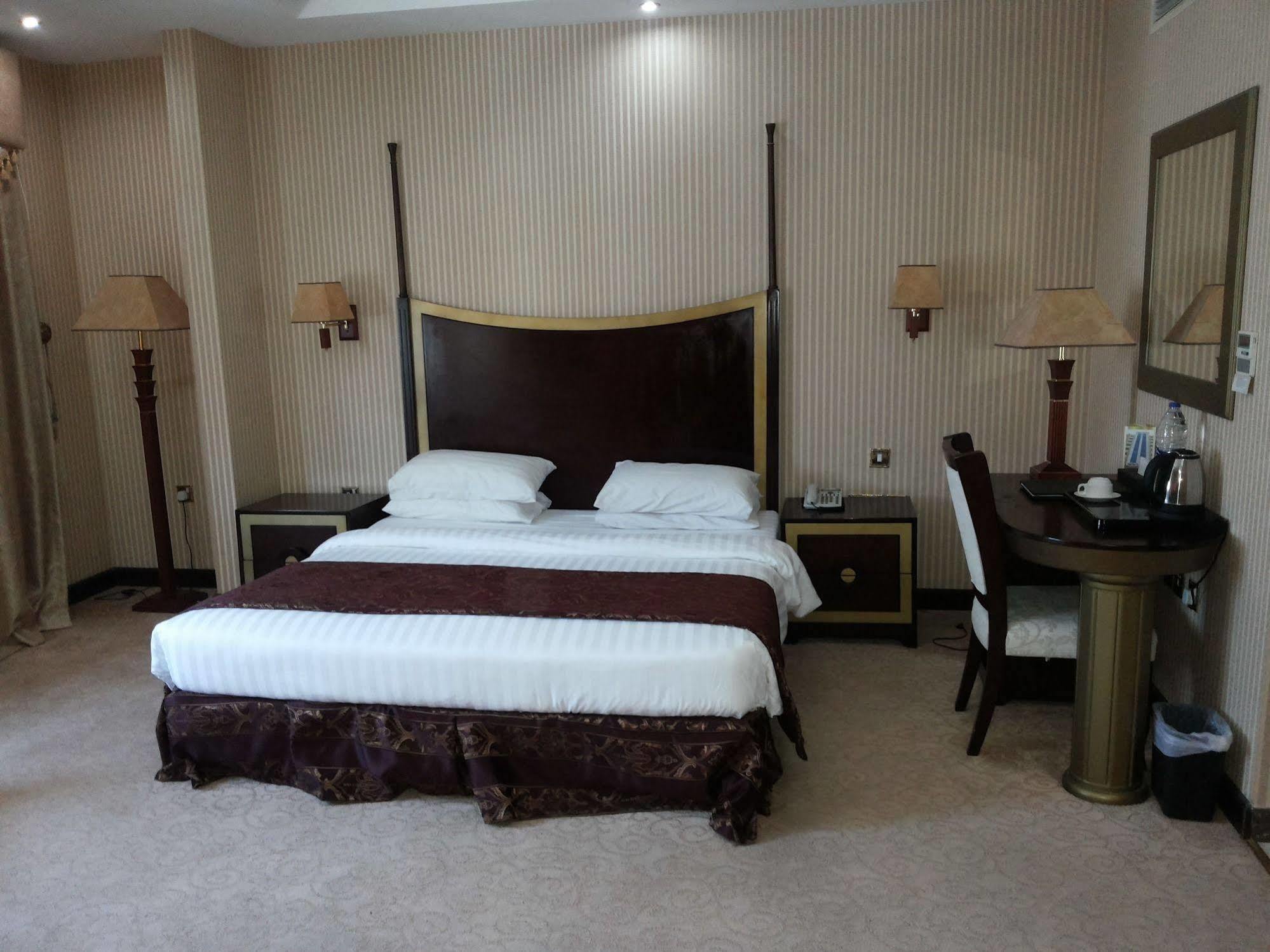 Tourist Hotel Doha Eksteriør bilde
